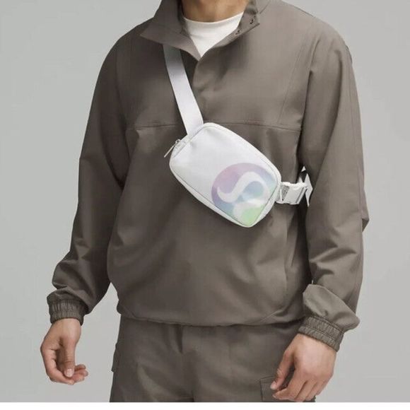 Lululemon Everywhere Everyday Travel 1L Belt Bag In Rainbow Logo NWT - Picture 12 of 13